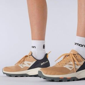 Salomon Women’s Outpulse Hiking Shoe Size 12